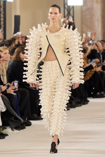 Look 14